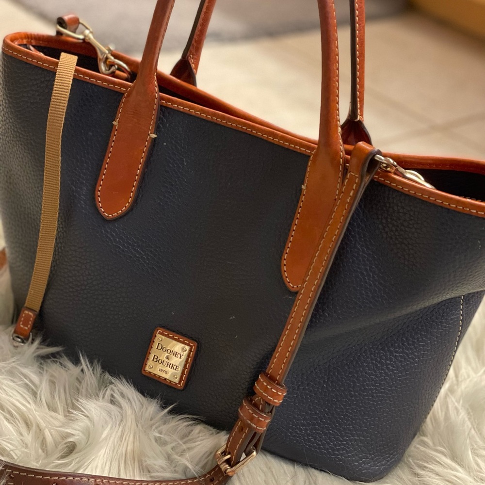 Great First time Dooney & Bourke Bag.